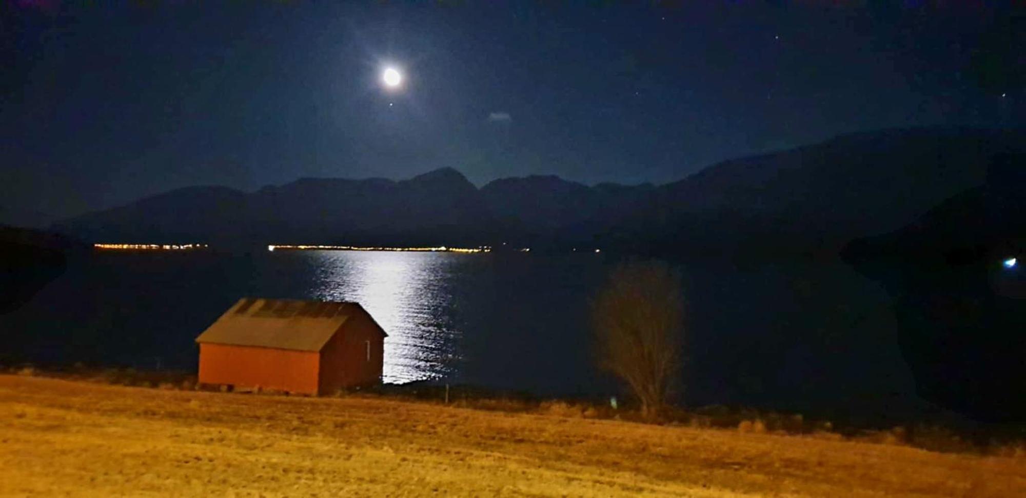 Traditional Farm House Located Close To Fjord Lyngseidet Eksteriør billede